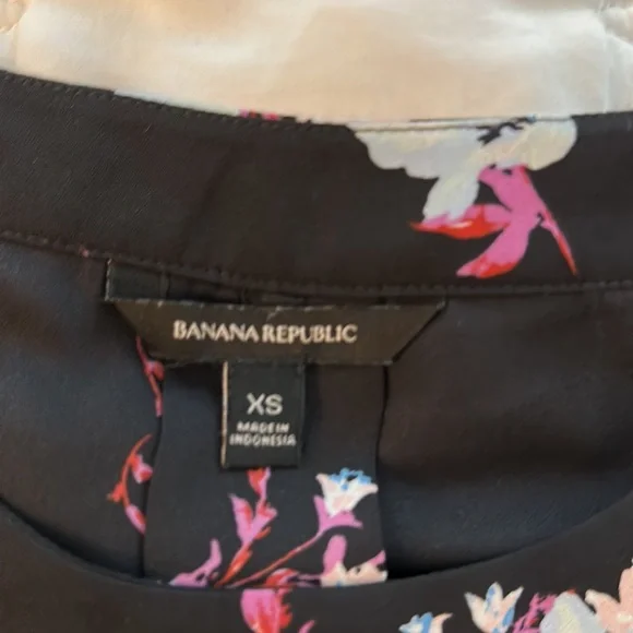 Banana Republic floral blouse - XS black - Picture 3 of 3